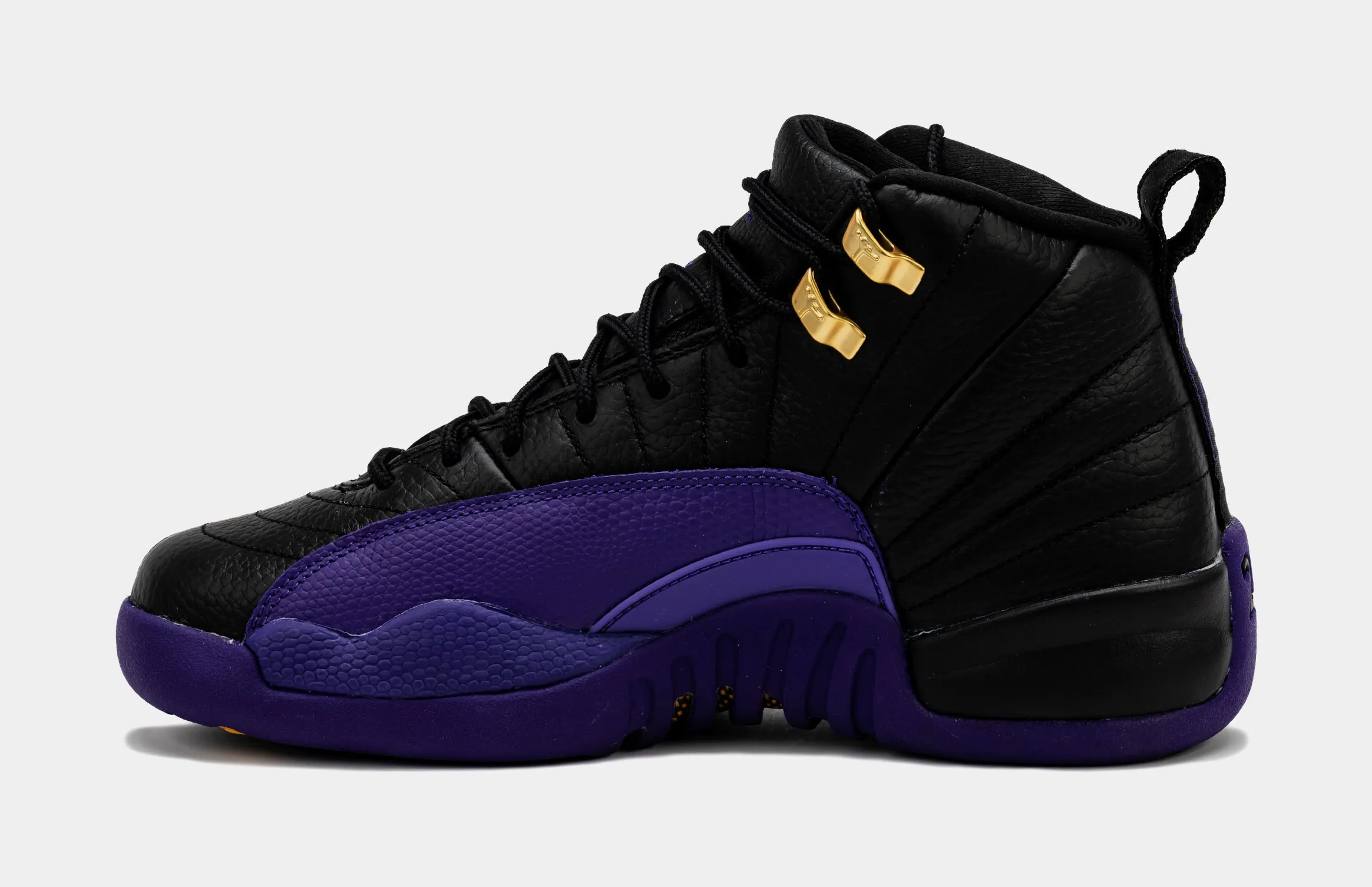 Air Jordan 12 Retro Field Purple Grade School Lifestyle Shoes (Black/Purple)